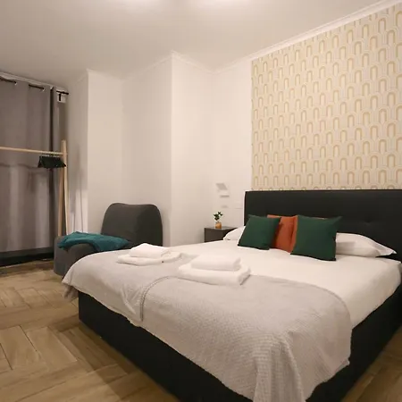 Apartment Palatino 28 *